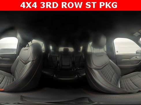 Used 2025 Ford Explorer ST-Line w/ ST-Line Street Pack image 22