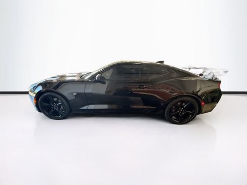 Used 2018 Chevrolet Camaro SS RWD image 9