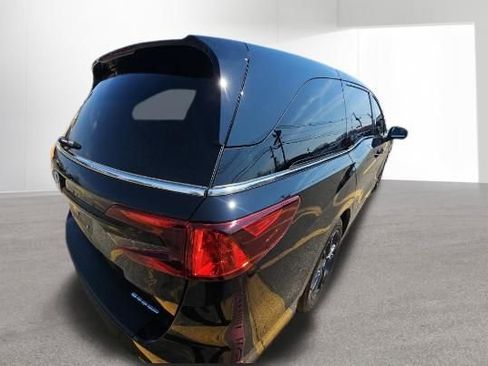 Used 2023 Honda Odyssey Sport image 3