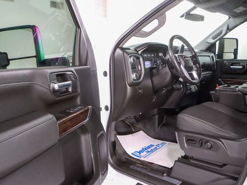 Used 2021 GMC Sierra 2500 SLE w/ SLE Value Package; AWD/4WD image 3