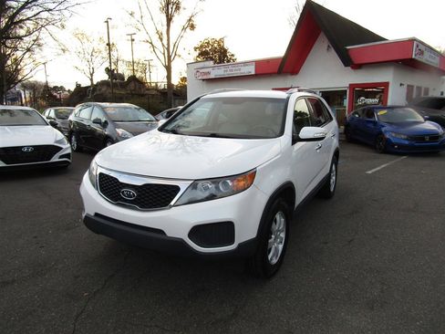 Used 2013 Kia Sorento LX image 1