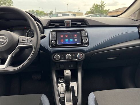 Used 2025 Nissan Versa SV FWD image 17
