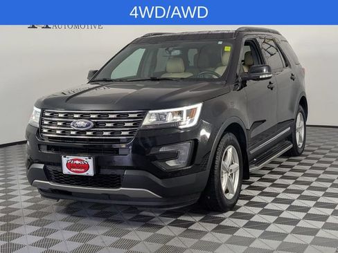 Used 2017 Ford Explorer XLT w/ Equipment Group 202A AWD/4WD image 4