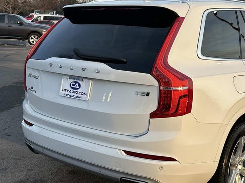 Used 2021 Volvo XC90 T5 Momentum image 12