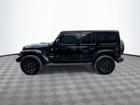 Used 2022 Jeep Wrangler Unlimited Sahara AWD/4WD image 9