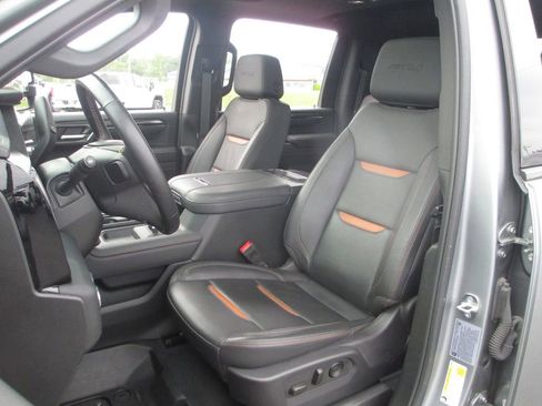 Used 2024 GMC Sierra 2500 AT4 w/ AT4 Premium Plus Package AWD/4WD image 25