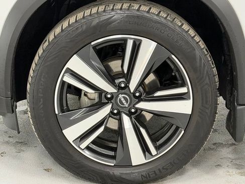 Used 2022 Nissan Rogue Platinum w/ Head-Up Display Package image 11