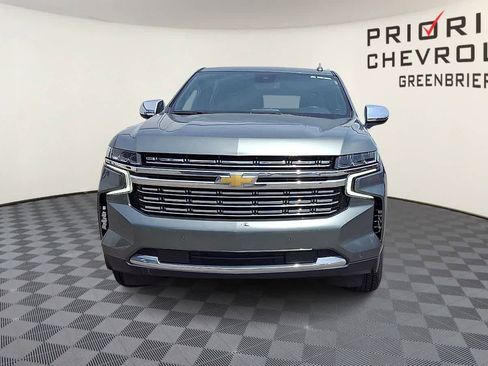 Used 2023 Chevrolet Suburban Premier RWD image 3