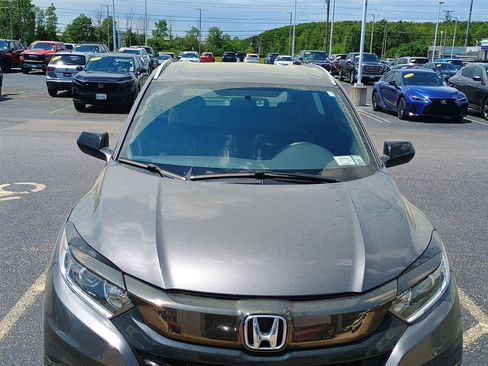 Used 2019 Honda HR-V Sport image 3