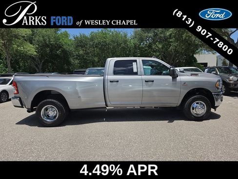 Used 2024 RAM 3500 Tradesman w/ Chrome Appearance Group AWD/4WD image 4