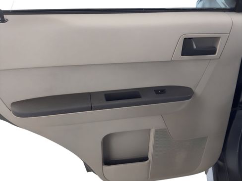 Used 2009 Ford Escape XLS image 17