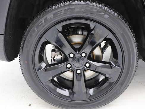 Used 2024 Jeep Grand Cherokee Altitude image 9