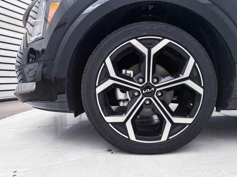 Certified 2024 Kia Niro SX Touring image 13