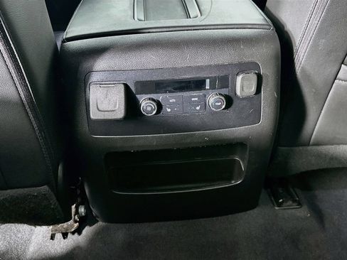 Used 2019 Chevrolet Suburban LT w/ Luxury Package AWD/4WD image 21