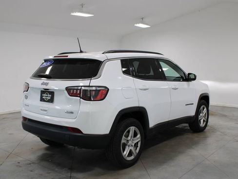 Used 2024 Jeep Compass Latitude AWD/4WD image 9