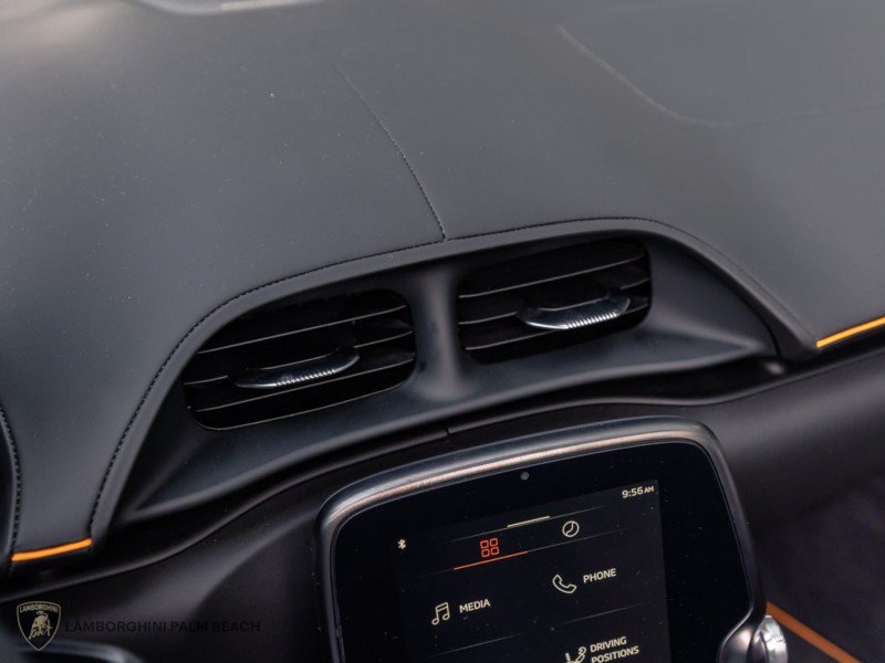 Used 2025 McLaren Artura Spider RWD image 18