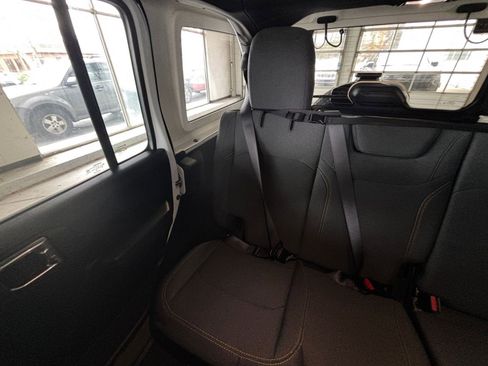 Used 2025 Jeep Wrangler Sport S image 38