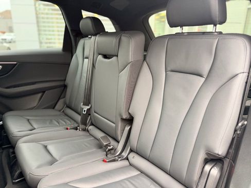Certified 2025 Audi Q7 3.0T Premium Plus image 15