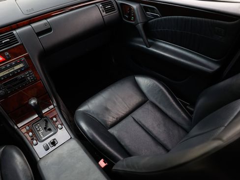 Used 1998 Mercedes-Benz E 320 E320 4DR SEDAN image 22