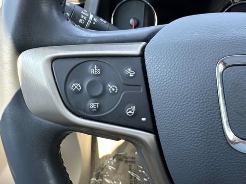 Certified 2021 GMC Acadia Denali w/ Denali Technology Package FWD image 26