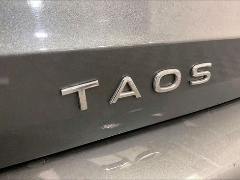 Used 2024 Volkswagen Taos SE image 27