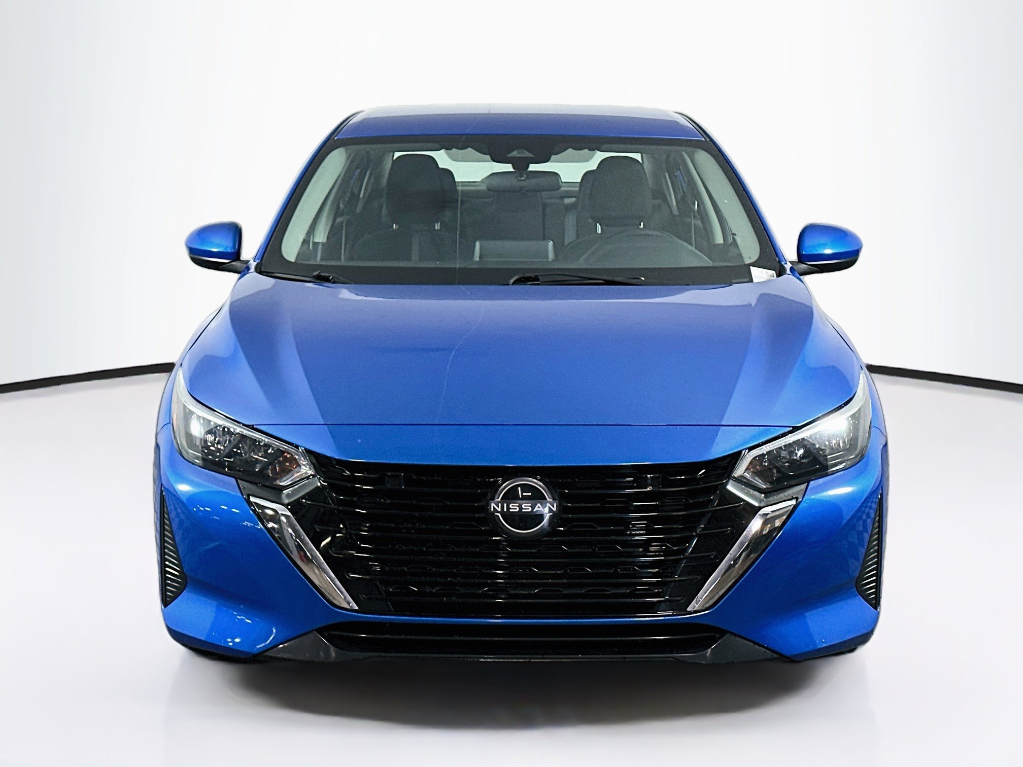 Used 2025 Nissan Sentra SV FWD image 2