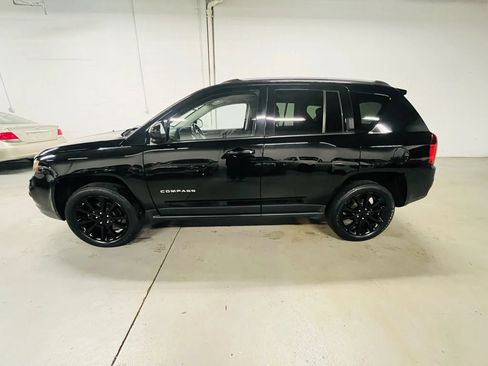 Used 2016 Jeep Compass Latitude w/ Sun/Sound Group AWD/4WD image 5