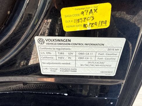 Used 2015 Volkswagen Golf Launch Edition FWD image 28