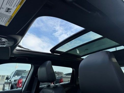 New 2026 Jeep Compass Trailhawk w/ Sun, Sound & Navigation Group AWD/4WD image 26