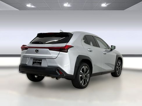 Used 2019 Lexus UX 200 w/ Accessory Package 2 FWD image 9