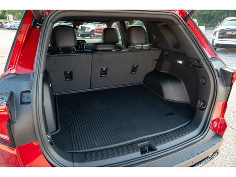 New 2027 GMC Terrain Elevation w/ Elevation Premium Package FWD image 32