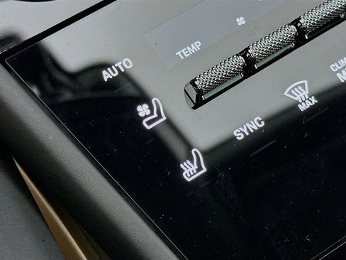 Used 2025 Porsche Cayenne S image 23