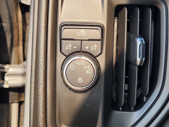 Used 2023 Chevrolet Silverado 1500 Custom RWD image 21