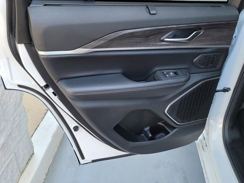 New 2025 Jeep Grand Cherokee Limited 4xe image 48