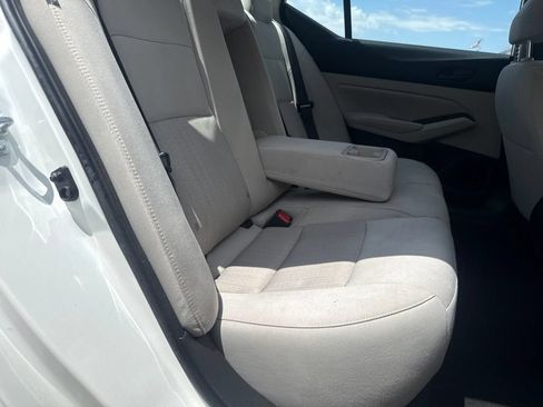 Used 2025 Nissan Altima 2.5 SV FWD image 36