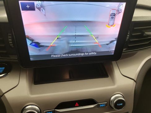 Used 2023 Ford Explorer XLT w/ Class IV Trailer Tow Package image 15