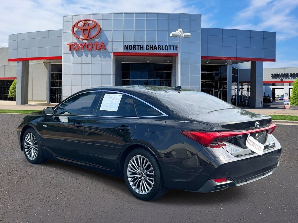 Used 2021 Toyota Avalon Limited w/ Advanced Safety Package FWD image 6
