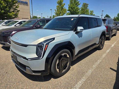 Used 2024 Kia EV9 Land AWD/4WD image 1