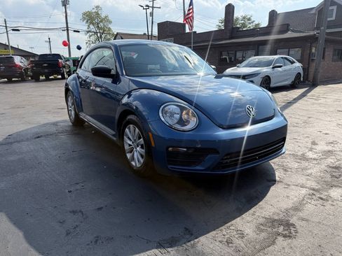 Used 2018 Volkswagen Beetle 2.0T S FWD image 6