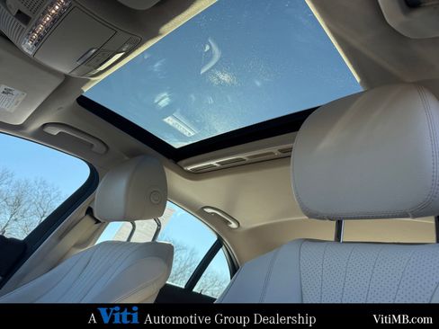 Used 2017 Mercedes-Benz E 300 4MATIC image 19