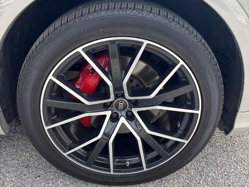 Used 2023 Audi Q8 Premium Plus w/ Premium Plus Package image 4