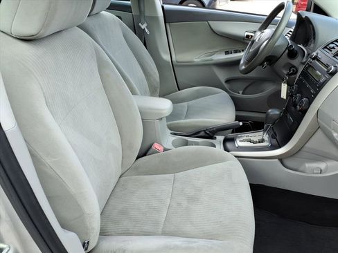 Used 2010 Toyota Corolla LE image 16