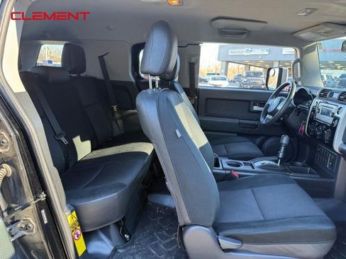 Used 2011 Toyota FJ Cruiser 2WD image 13