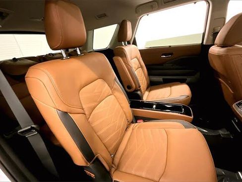 New 2025 Nissan Pathfinder Platinum image 22