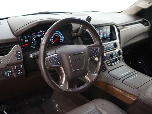 Used 2019 GMC Yukon XL Denali AWD/4WD image 23
