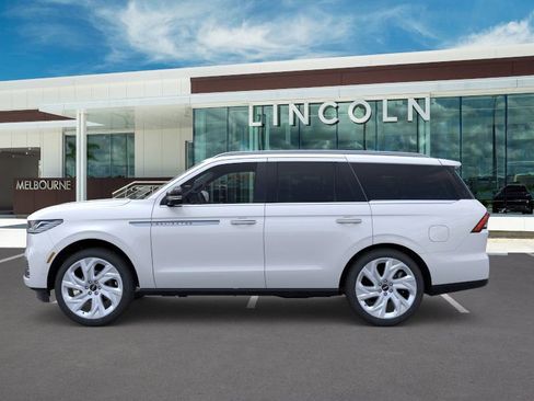 New 2025 Lincoln Navigator Reserve image 3