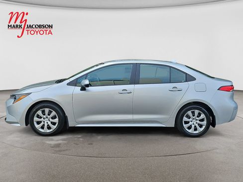 Used 2025 Toyota Corolla LE FWD image 15