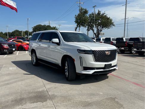 Used 2022 Cadillac Escalade ESV Premium Luxury AWD/4WD image 3