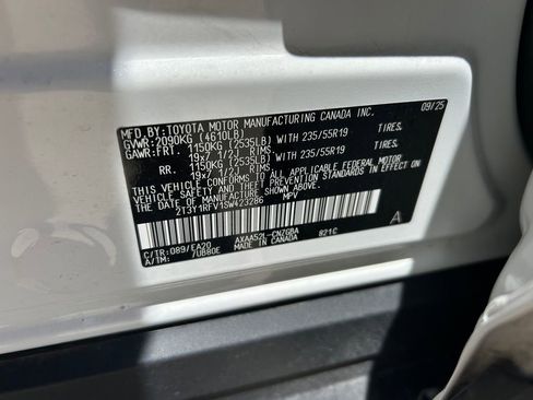 Used 2025 Toyota RAV4 Limited FWD image 10