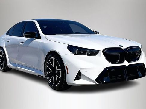 Used 2026 BMW M5 w/ Executive Package image 1
